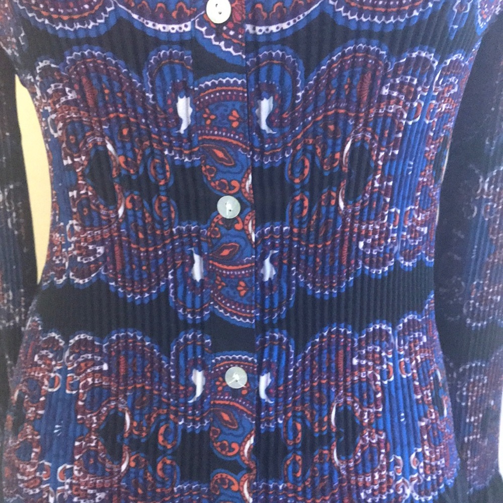 Button-down blouse. Ribbed. - Picture 4 of 4